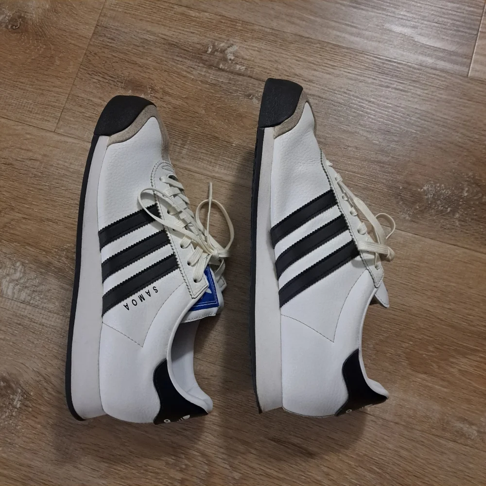 adidas classic sneakers